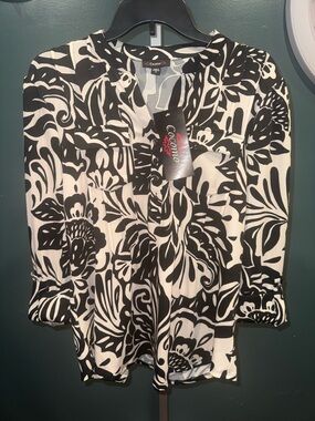 Cocomo Black & Gray Floral V-Neck Top